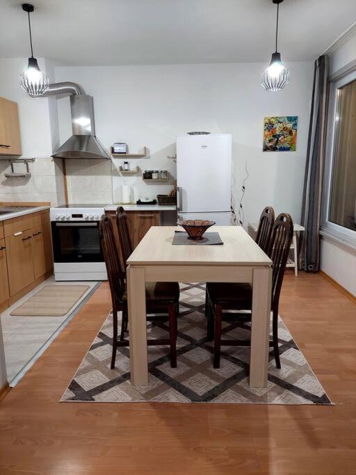 Doris' 1 Bedroom Apartment โซเฟีย ภายนอก รูปภาพ